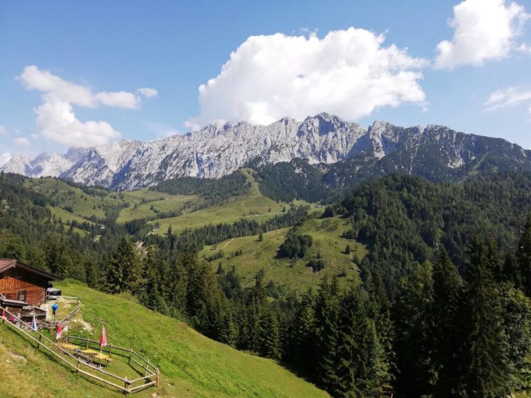Alpen-Panorama-Job-Gesundheits-Krankenpfleger-Altenpfleger-Bayern
