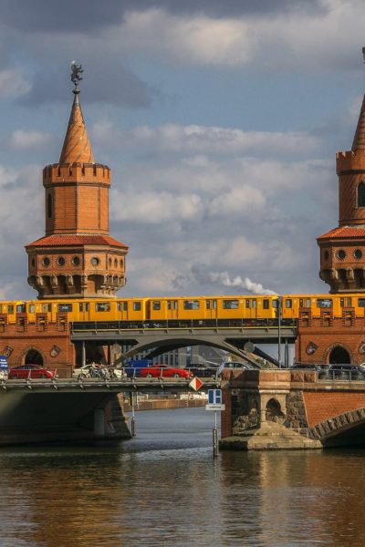 Jobs-Stellenangebote-Berlin-Oberbaumbrücke-U-Bahn-Tram-Spree-PB