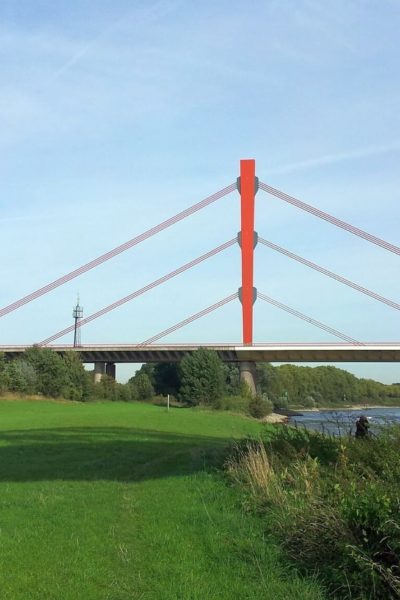Jobs-Stellenangebote-Duisburg-Rheinbrücke-Wiese